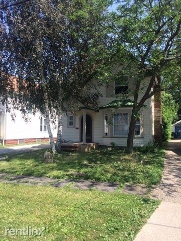 Building Photo - 3 br, 1.5 bath House - 1337 west 2 nd. st