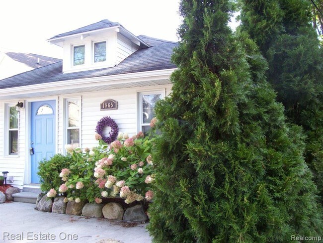 Foto del edificio - 1865 Cass Lake Front Rd