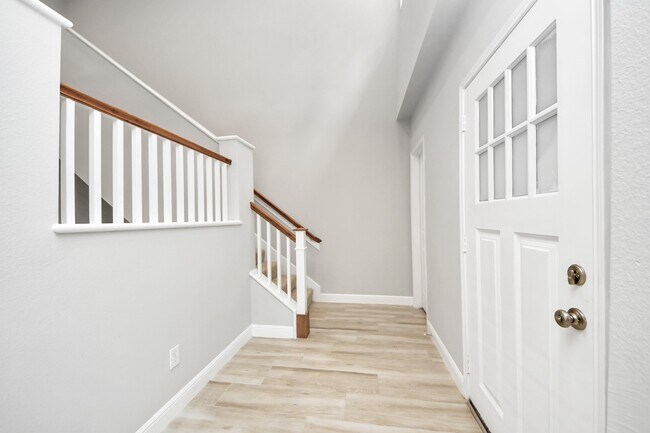 Foto del edificio - 66 Scarlet Woods Ct