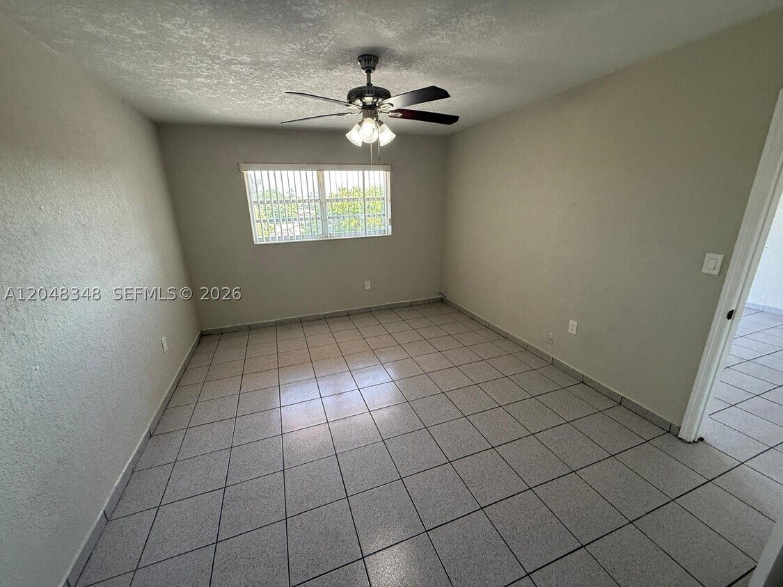 Foto del edificio - 17101 NW 57th Ave