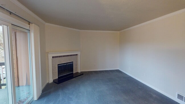 Building Photo - LEASE SPECIAL: $500 OFF 1ST MONTHS' RENT /...