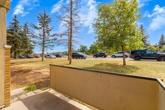 Building Photo - Hillsboro Place