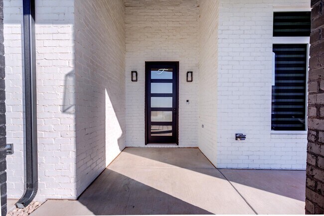 Foto del edificio - 1301 Buckingham Ave