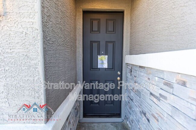 Building Photo - 18377 W Ewers Dr
