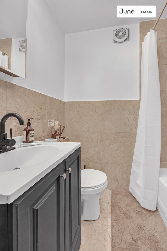 Foto del edificio - 336 W 46th St