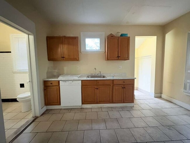 Foto del edificio - 81 Sherman Ave