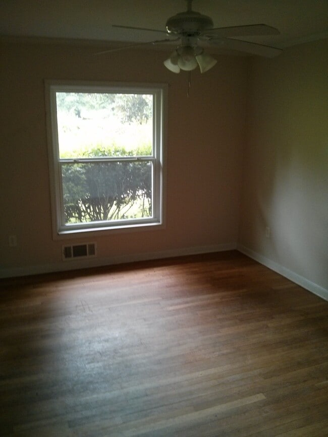 Building Photo - 1284 Lynhurst Dr SW