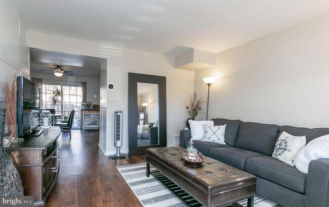 Foto del edificio - 6483 Heritage Hill Dr
