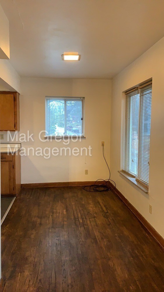 Building Photo - 154 E Hudson Ave