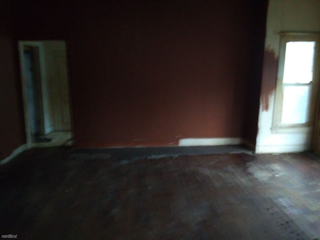 Building Photo - 2 br, 1 bath House - 205 East Saint Louis ...