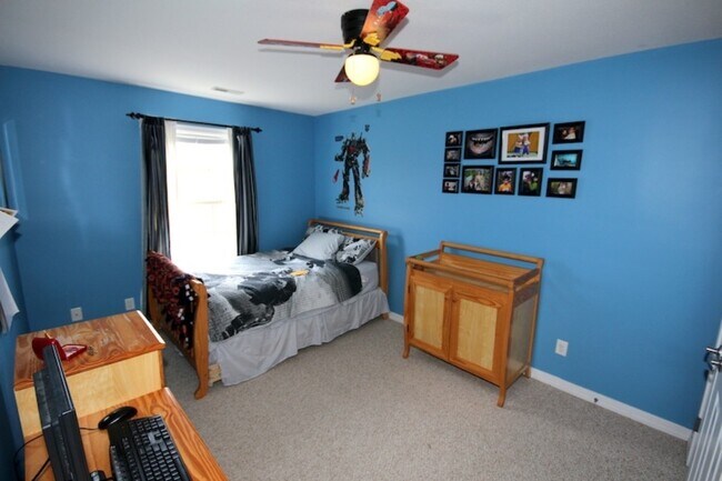 Foto del edificio - 806 Cobblefield Rd
