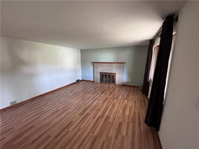 Building Photo - 1368 US-30