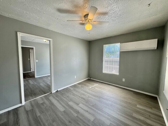 Foto del edificio - 1501 SW 30th St