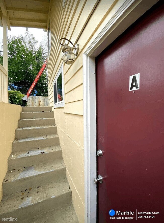 Building Photo - 2 br, 1 bath House - 17907 10th Ave NE Unit A