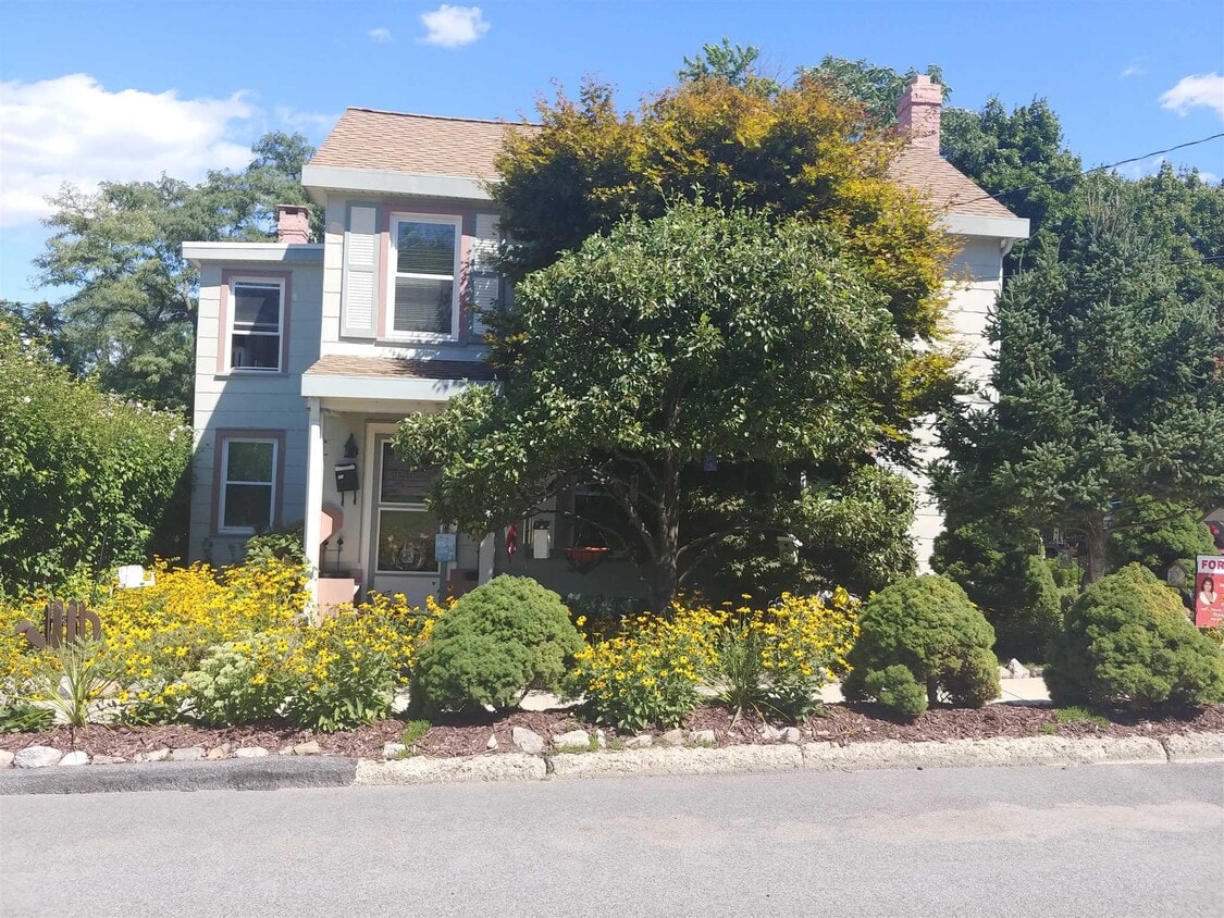 18 Hillside Ave, Wappingers Falls, NY 12590 House Rental in