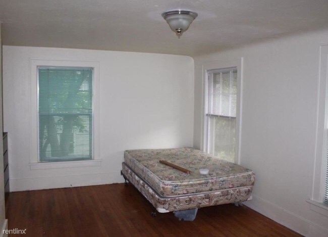 Foto del edificio - 832 Brookwood Pl