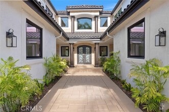 Building Photo - 17437 Oak Creek Ct