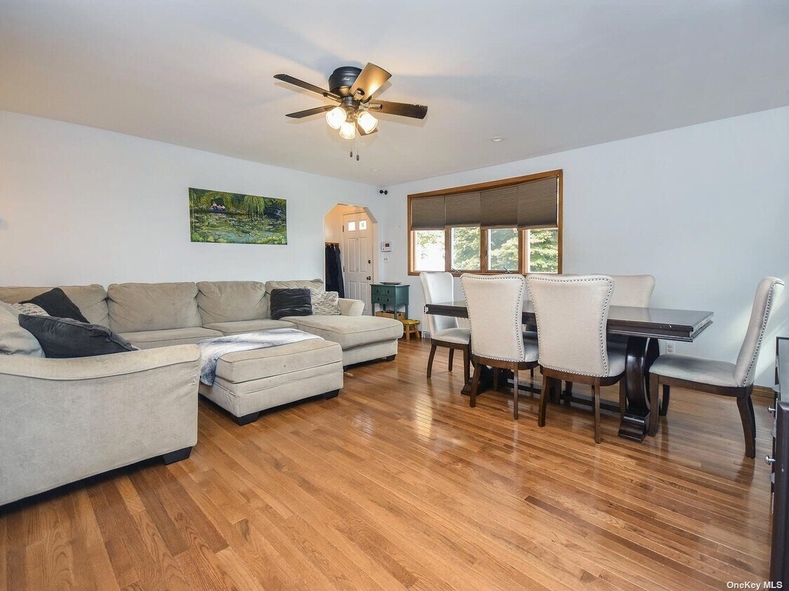 12 Cross St Unit 1, Sea Cliff, NY 11579 Apartments in Sea Cliff, NY