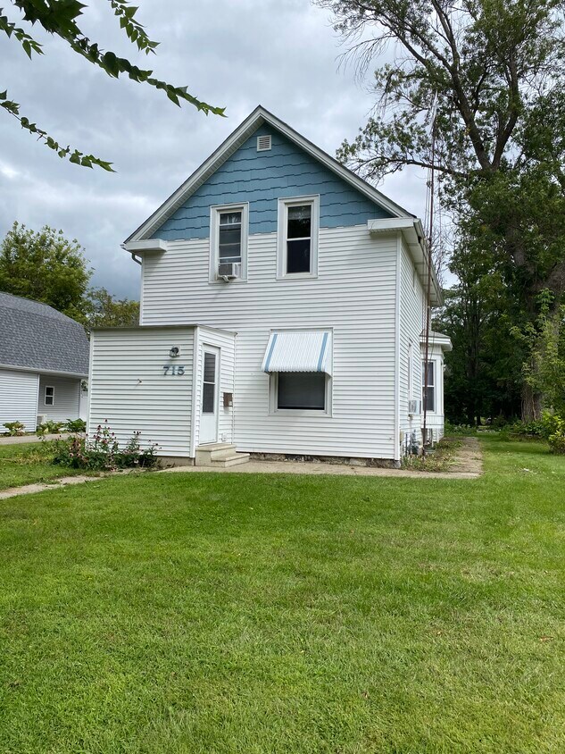 Foto principal - 715 6th St SW