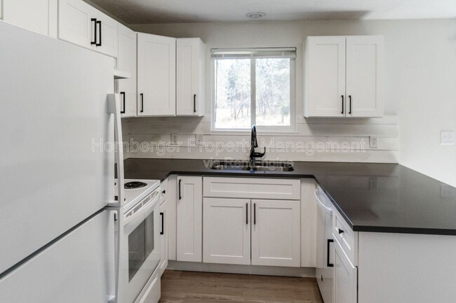 Foto del edificio - 3917 S Johnson St