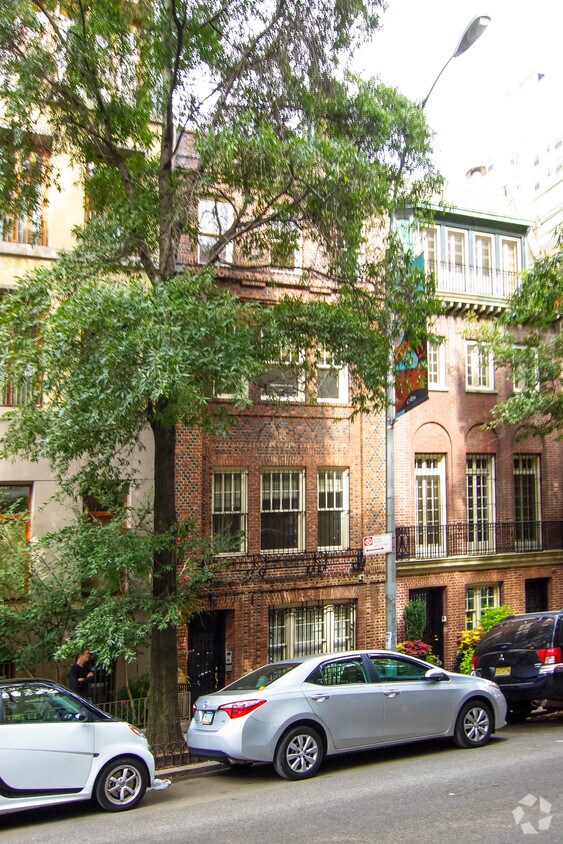 Building Photo - 159 E 70th St