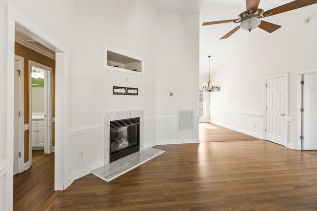 Building Photo - 726 Addington Dr