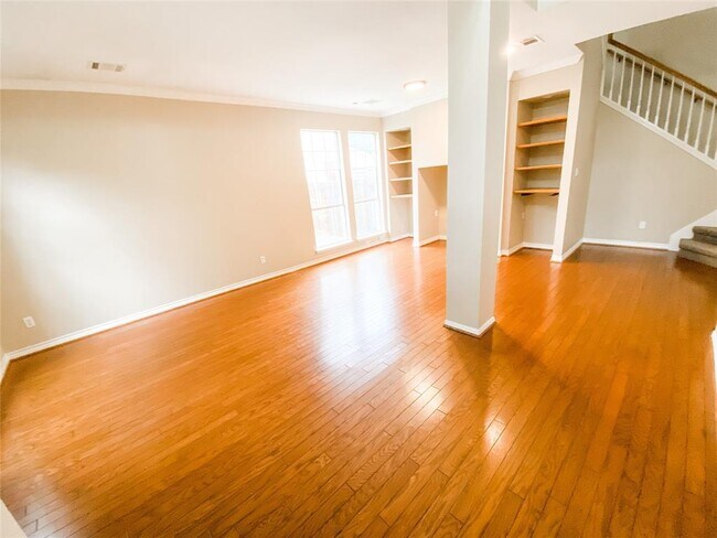 Building Photo - 2109 Spring Hollow Path