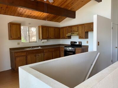 Building Photo - 23771 Lakeview Dr