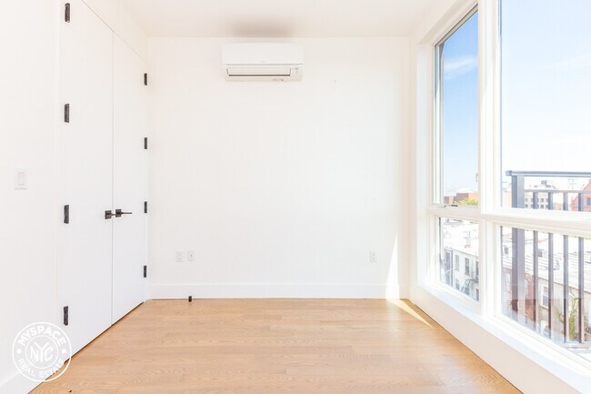 Foto del edificio - 824 Lexington Ave