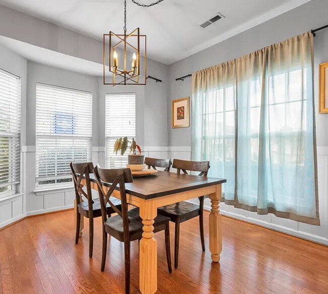 Foto del edificio - Spacious 2BR/1.5BA Townhome in Prime Greer!