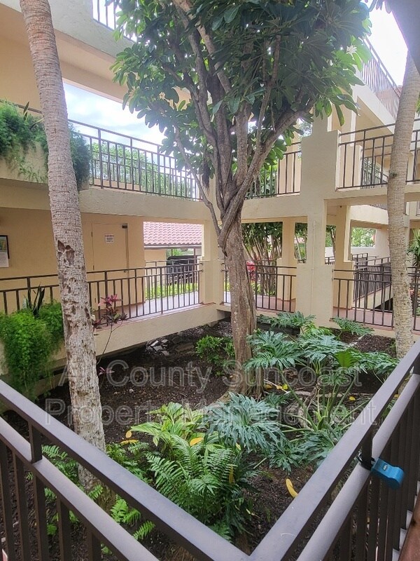Foto del edificio - 6430 Sun Eagle Ln