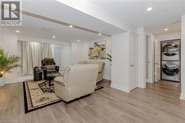 Building Photo - 3321 Mintwood Cir