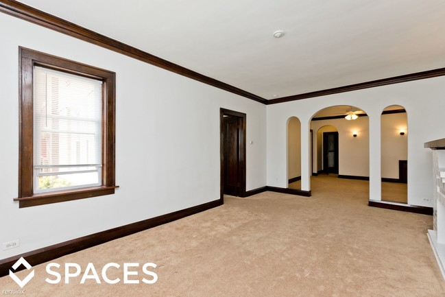 Building Photo - 3100 N Leclaire Ave