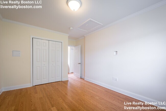 Foto del edificio - 134 Thornton Rd