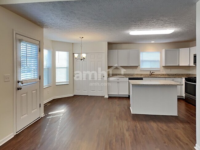 Building Photo - 2274 Farmland Dr