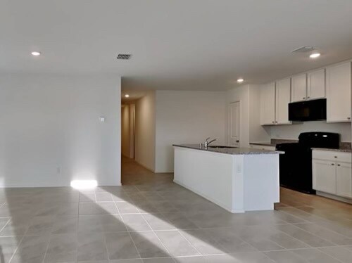 Foto del edificio - 7932 Churchill St