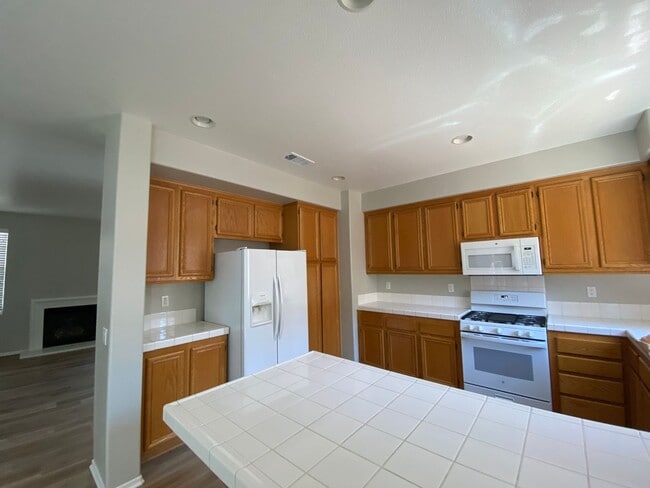 Building Photo - Cute & Clean Murrieta 3 Bedroom Home!