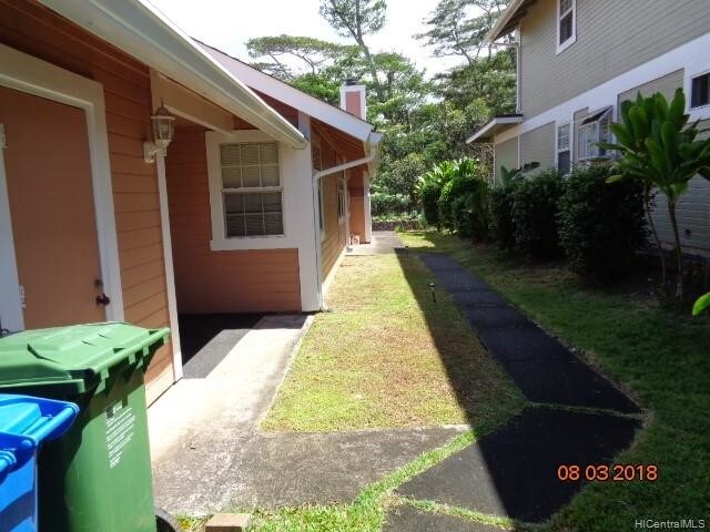 Building Photo - 98-1820-1820 Kaahumanu St