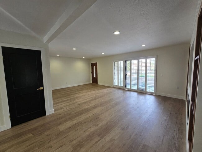 Building Photo - 7061 Seville Way