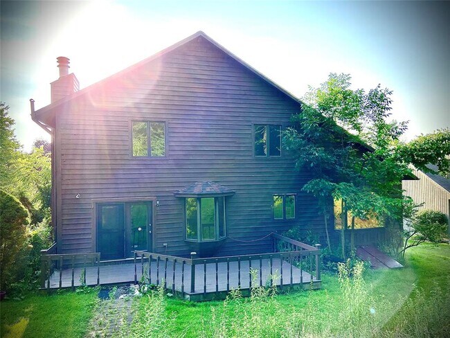 Building Photo - 709 Rano Blvd