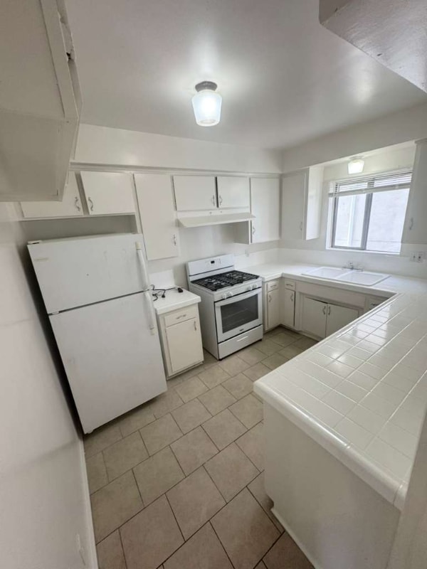 Building Photo - 11939 Albers St