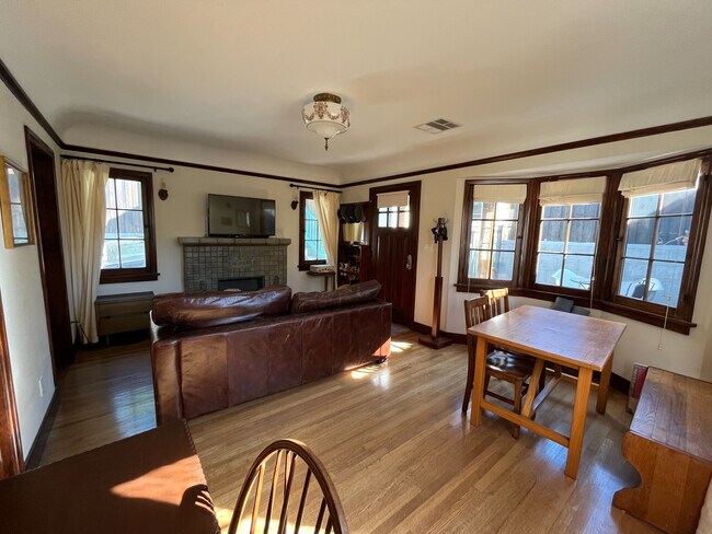 Foto del edificio - 850 1/2 Laveta Terrace