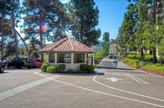Building Photo - 5865 Friars Rd