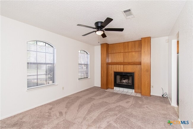 Building Photo - 2104 Corona Dr