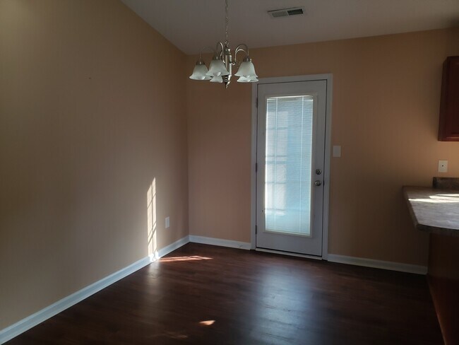 Foto del edificio - 3 bedroom/2 bath home Sneads Ferry