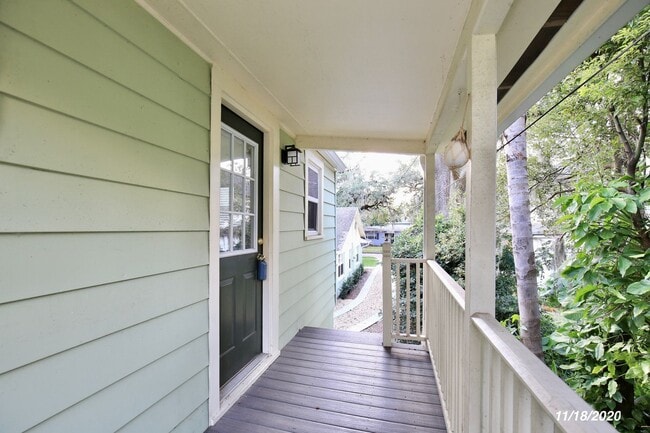 Building Photo - Gorgeous 1/1 Modern Apartment with 1 Car G...