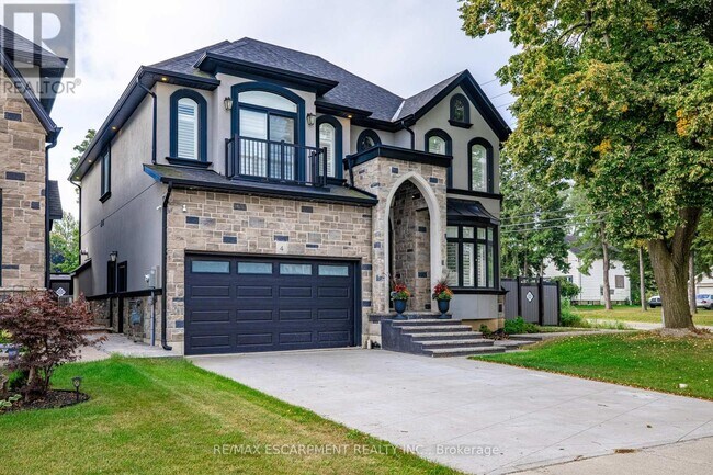 Building Photo - 4 Lockman Dr