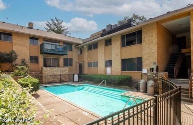 Foto del edificio - 2505 Brownsboro Rd