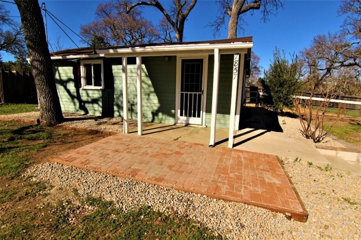 Primary Photo - 2 Bedrooms, 1 Bath House