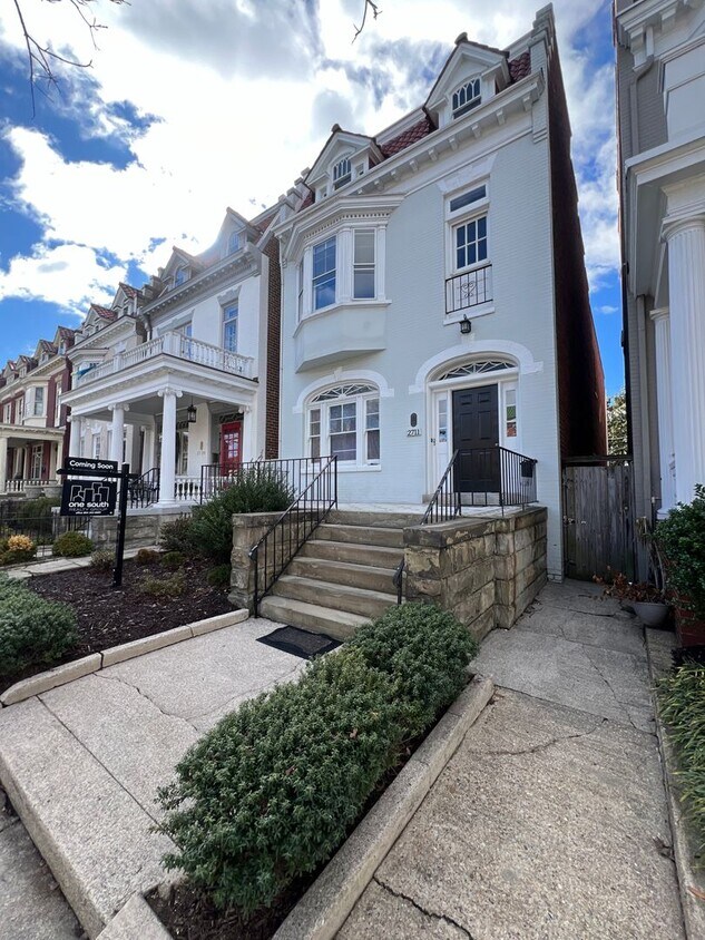 Primary Photo - 2711 W. Grace St.